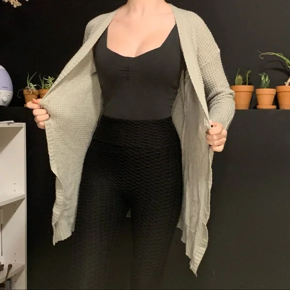 Cardigan🤍🔗🏐🗿 - Picture 1 of 3